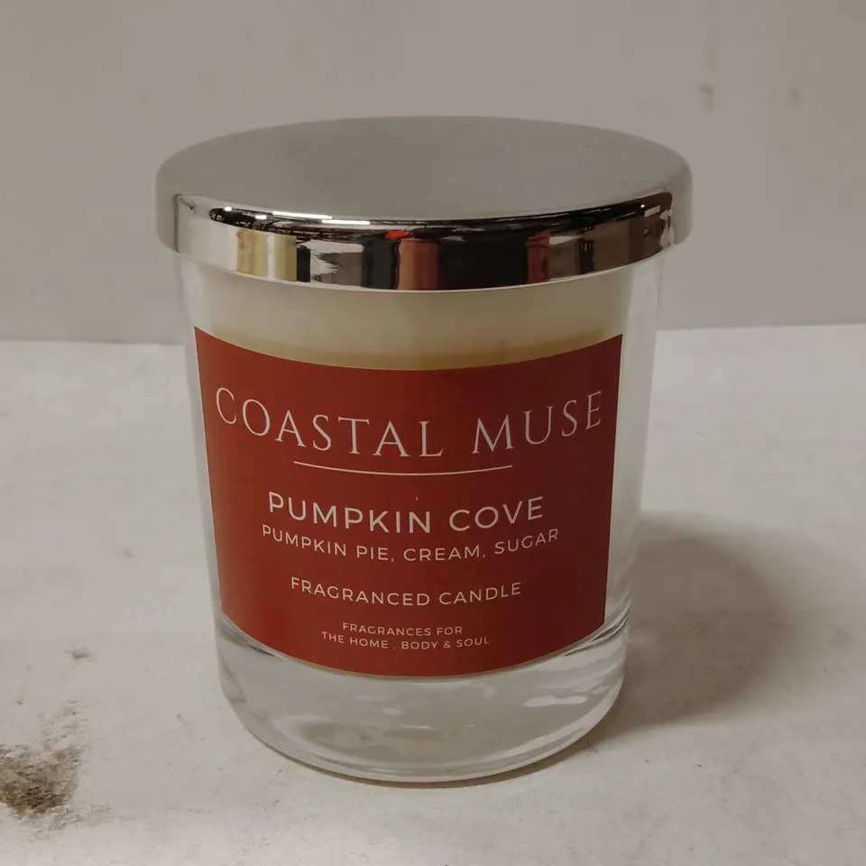COASTAL MUSE PUMPKIN COVE FRAGRANCED CANDLE – GLASS JAR