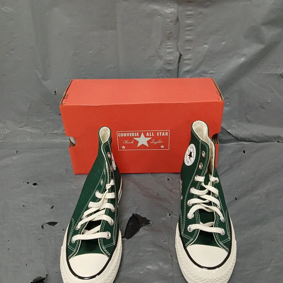 BOXED PAIR OF CONVERSE CHUCK 70 HIGH GREEN ENVY UK 4 
