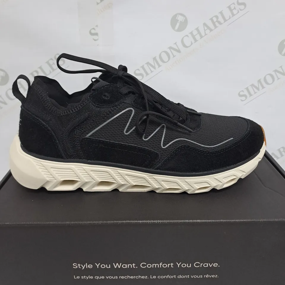 BOXED VIONIC BREATHABLE BLACK TRAINERS - SIZE 7