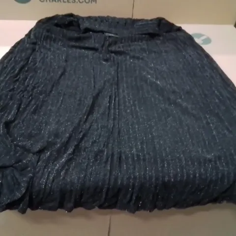BOXED BRAND NEW APPROXIMATELY 14 JD WILLIAMS G.LTTER MAXI SKIRT SIZE 8 BLACK
