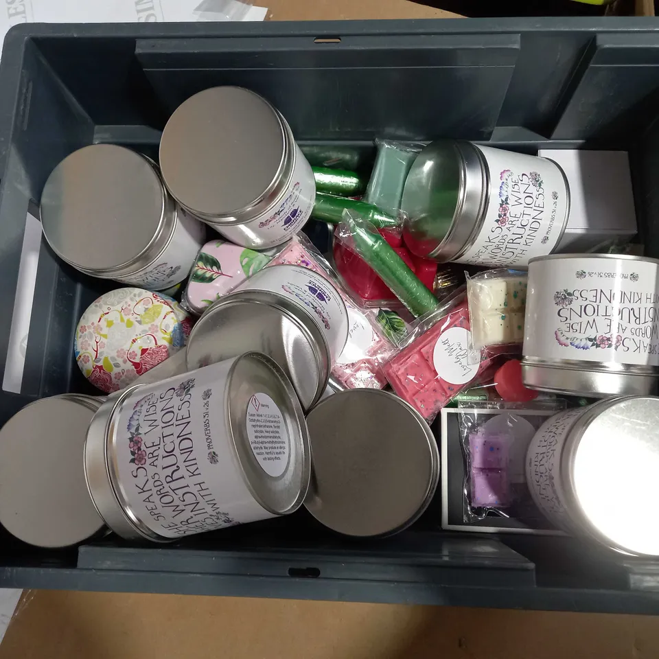 BOX OF APPROX 30 ASSORTED ITEMS TO INCLUDE - CANDLES, WAX MELTS ETC