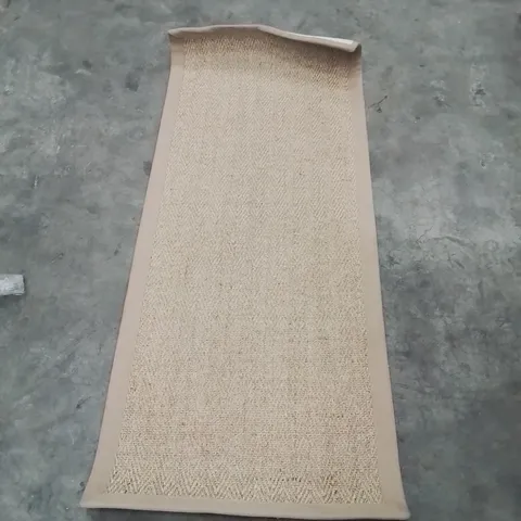 QUALITY DESIGNER AREA RUG - APPROXIMATELY 150X60CM