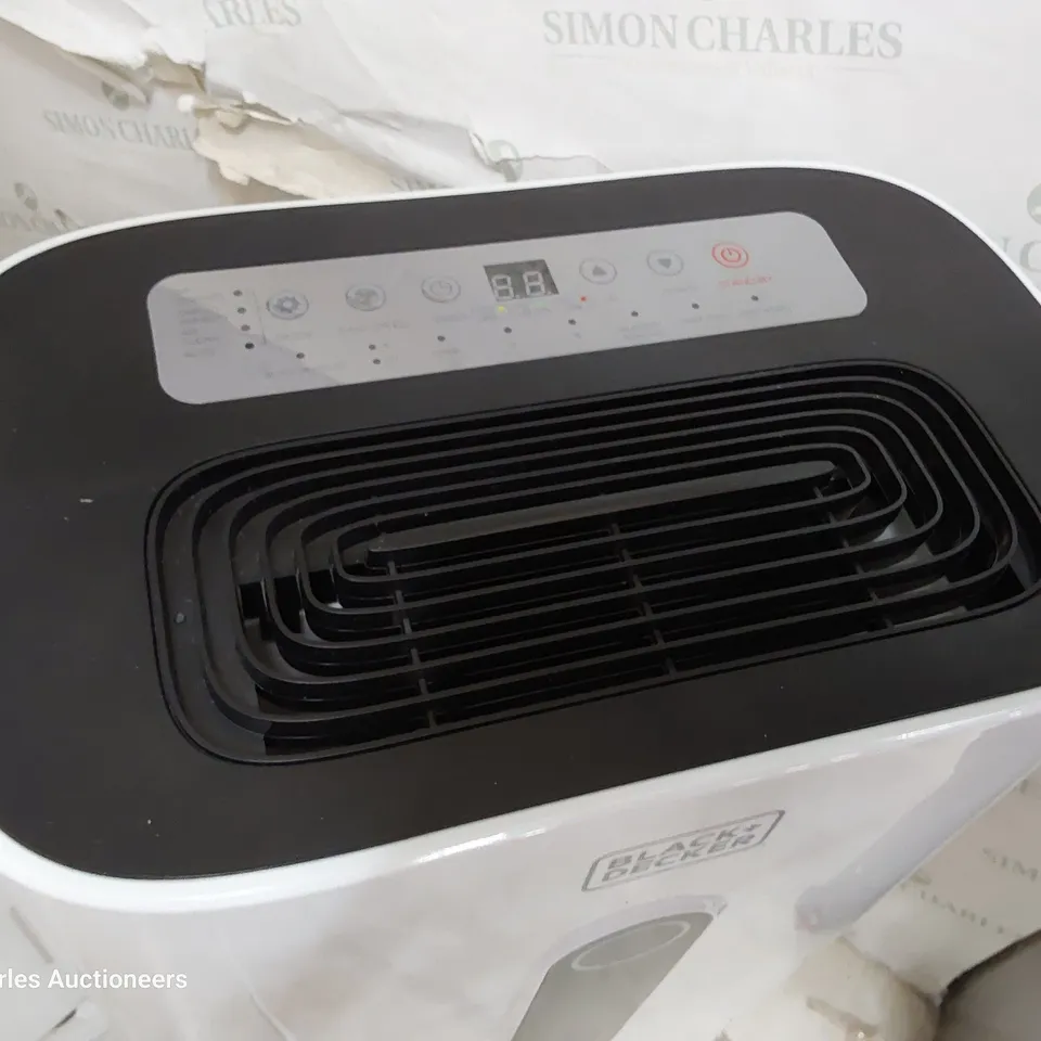 BLACK + DECKER 20 LITRE DEHUMIDIFIER 