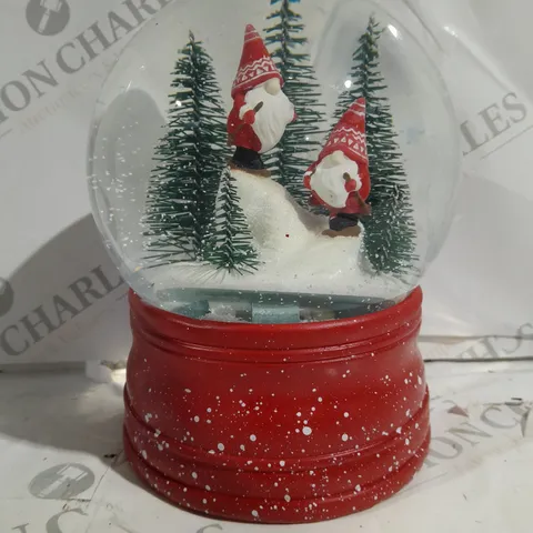 BOXED SANTA EXPRESS CHRISTMAS CHARACTER MUSICAL WATER SPINNER