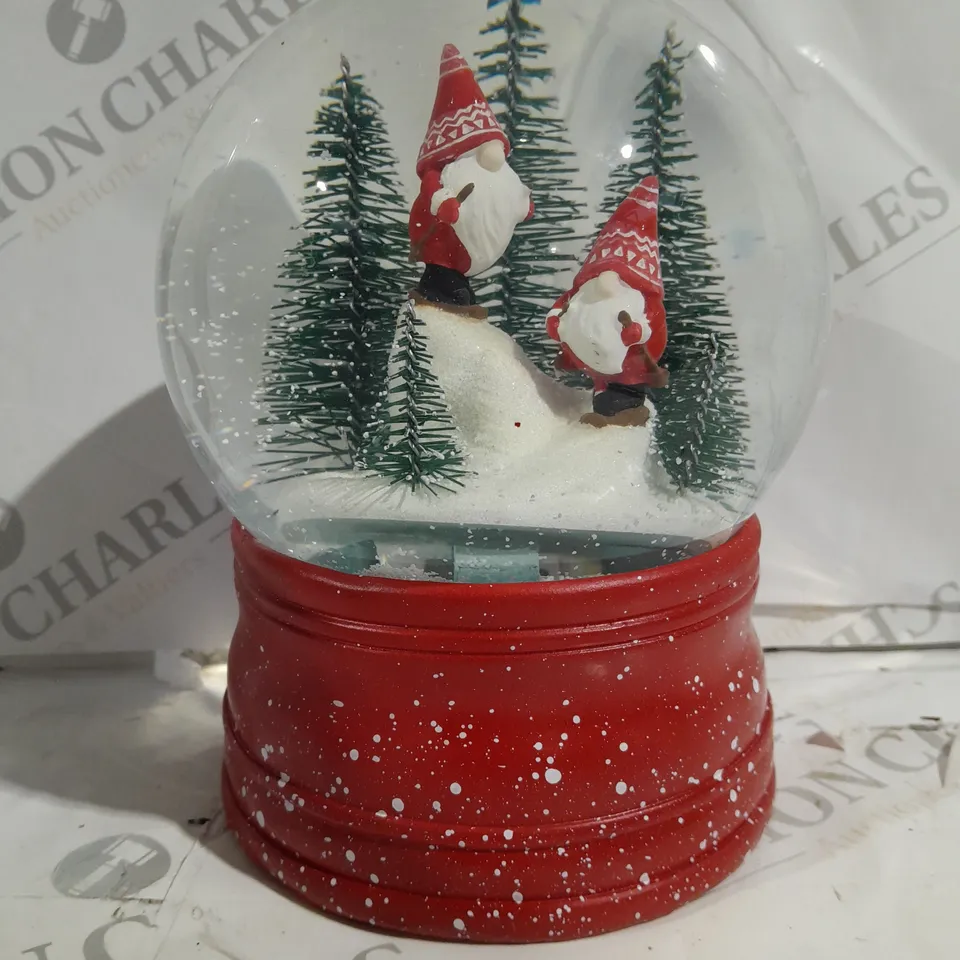 BOXED SANTA EXPRESS CHRISTMAS CHARACTER MUSICAL WATER SPINNER