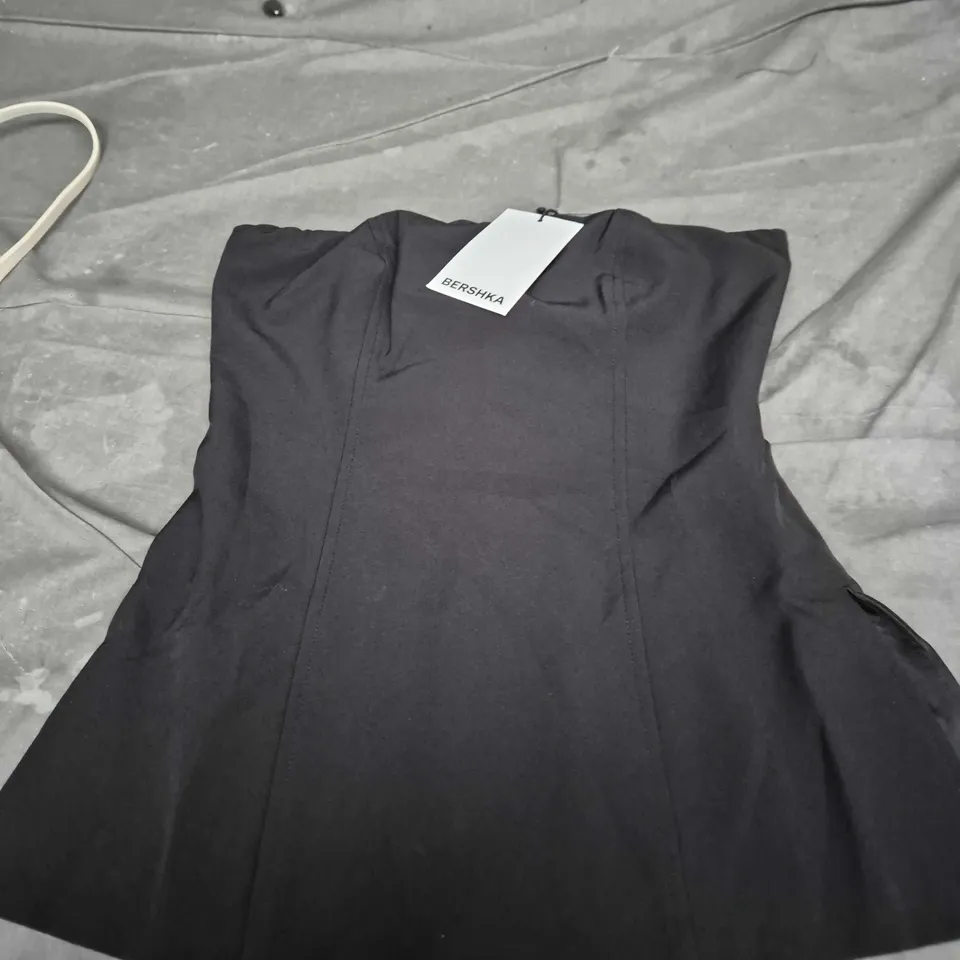 BERSHKA BLACK SLEEVELESS TOP SIZE S