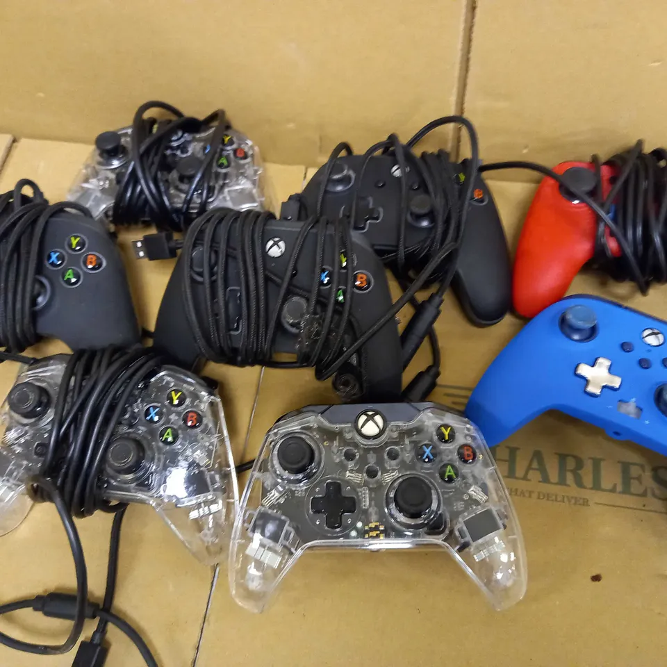 LOT OF 8 XBOX CONTROLLERS
