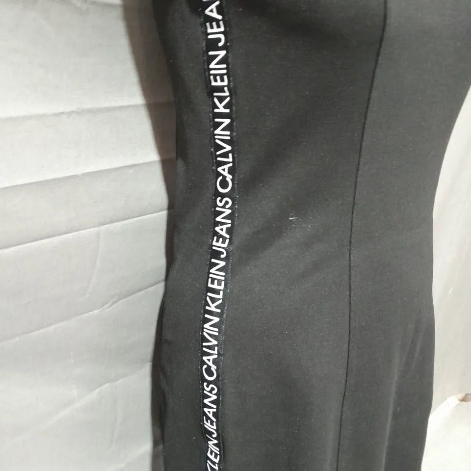 CALVIN KLEIN JEANS IN BLACK - M