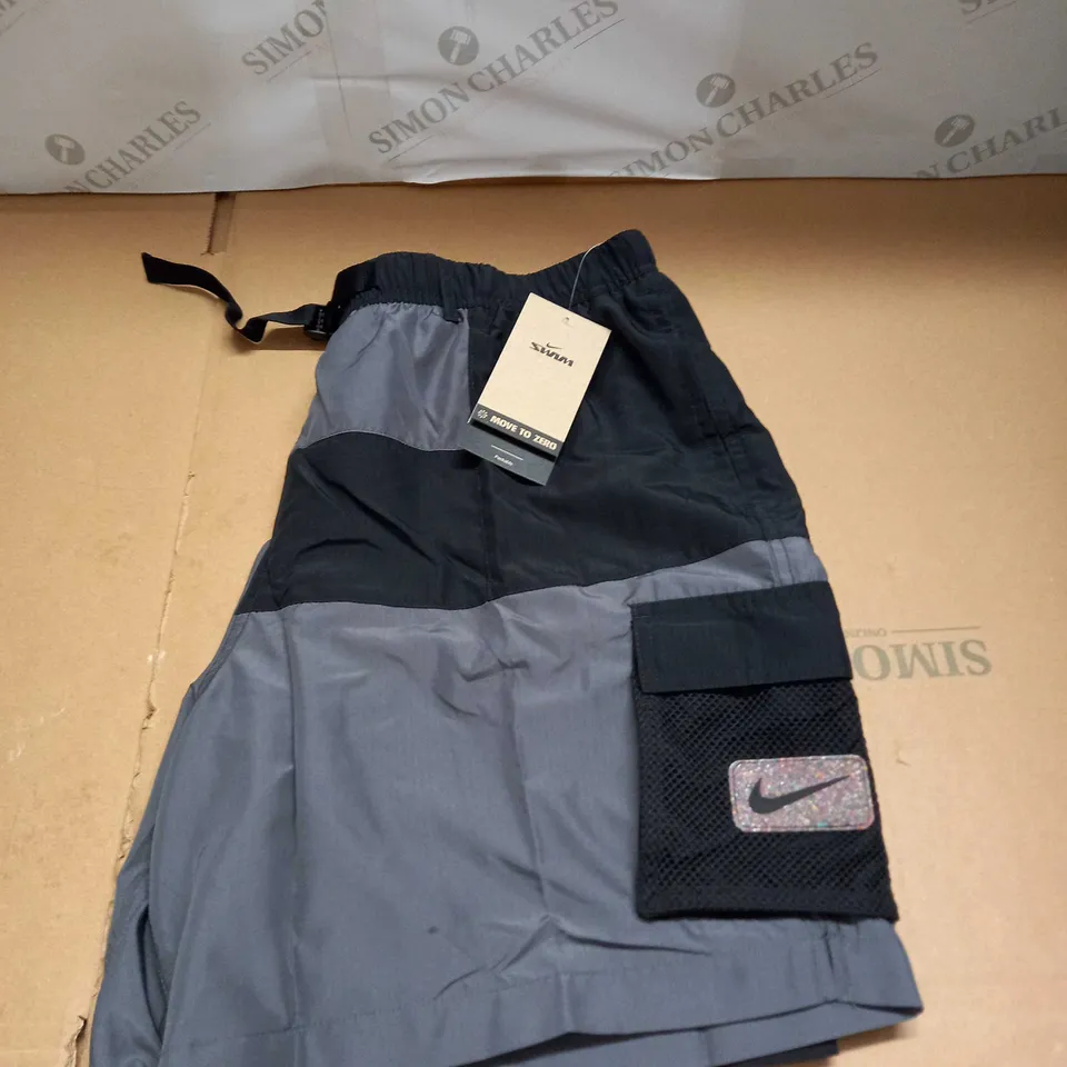 NIKE COLOURBLOCK VOYAGE SHORTS SIZE L