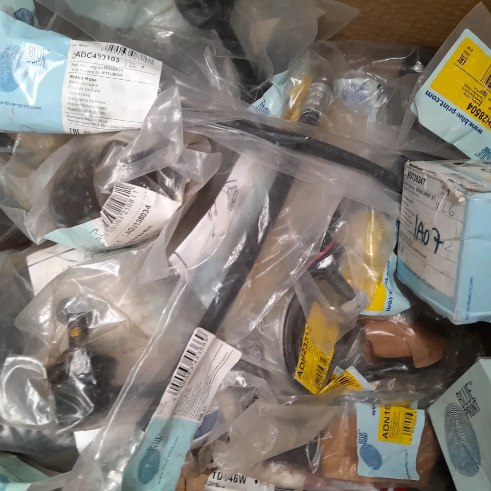 BOX OF APPROXIMATELY 10 ASSORTED VEHICLE PARTS TO INCLUDE SHOCK ABSORBER MOUNTING, TRACK ROD END, ETC