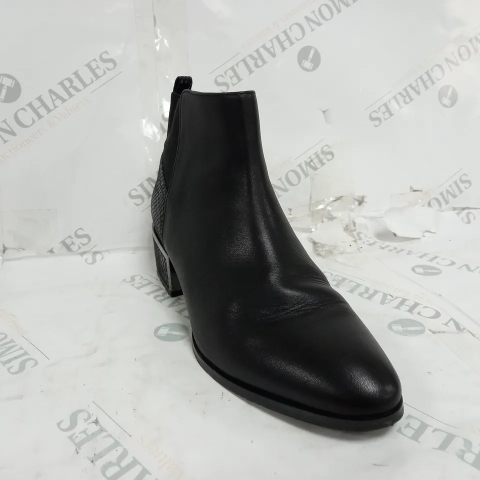 PAIR OF MODA IN PELLE LILITH ANKLE BOOTS BLACK LEATHER SIZE 7