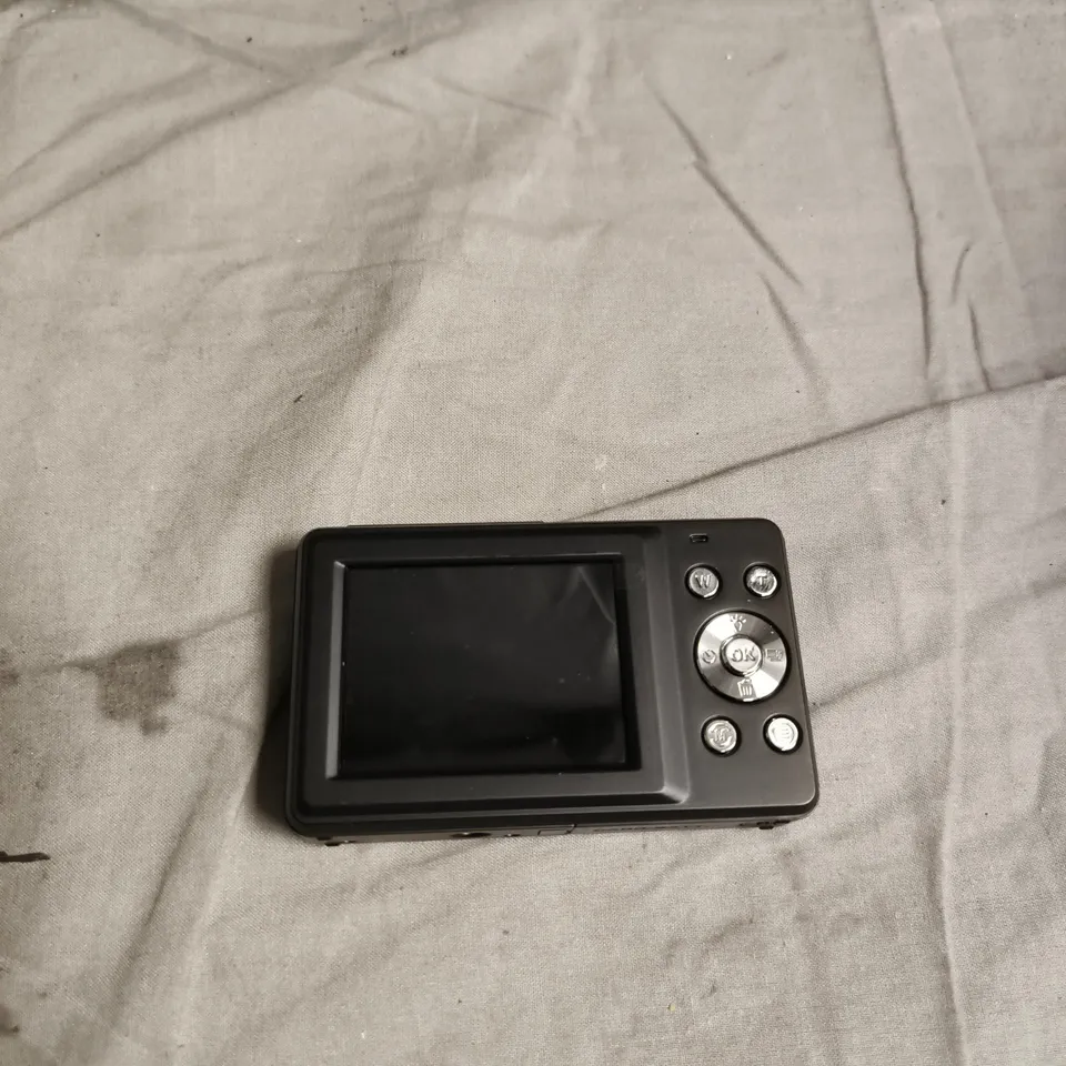 BETTER LIFE DC403 1080P DIGITAL CAMERA – BLACK HANDHELD, BOXED 