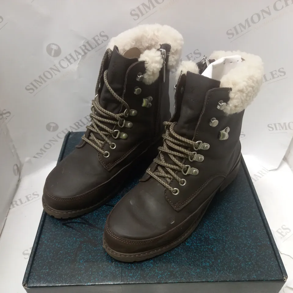 BOXED OKAB ESPRESSO FURRY BOOTS - SIZE 7