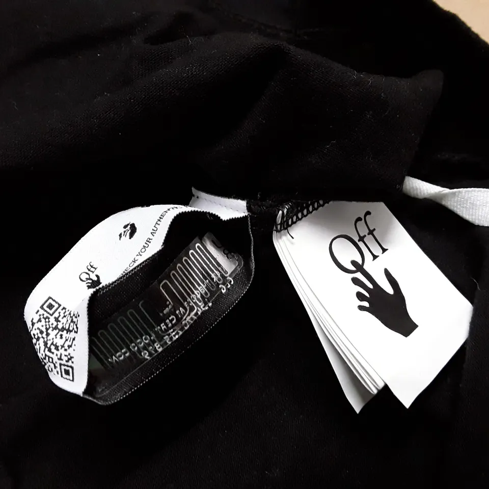 OFF WHITE BLACK T-SHIRT - L