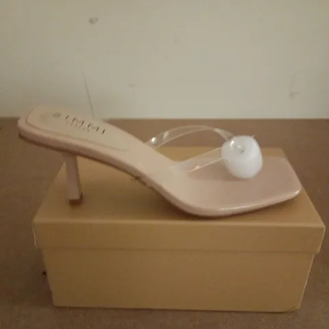 BOXED PAIR OF SIMMI LONDON MELBA NUDE PATENT HEELS - UK 5