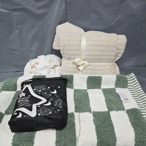 APPROXIMATELY 12 ASSORTED HOUSEHOLD ITEMS TO INCLUDE BATH MAT, SLEEPTIGHT BLACKOUT BLIND, THROW, ETC