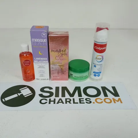 APPROXIMATEY 20 ASSORTED HEALTH AND BEAUTY PRODUCTS TO INCLUDE - COLGATE TOTAL TOOTHPASTE - OSIRIS RECOVERY OIL AND EVELINE MAGIC SUN MOISTURISING CREAM