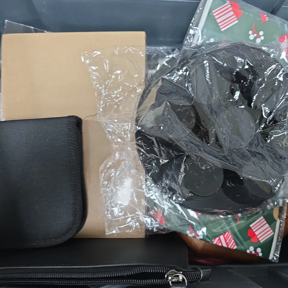 APPROXIMATELY 15 ASSORTED HOUSEHOLD ITEMS TO INCLUDE WORKPRO TAPE MEASURE, BIKE ANTI THEFT ALARM, PVA MESH 7M REFILL, ETC