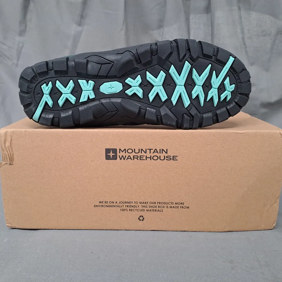 BOXED PAIR OF MOUNTAIN WAREHOUSE OUTDOOR WOMENS WALKING SHOE II IN DARK TEAL UK SIZE 5