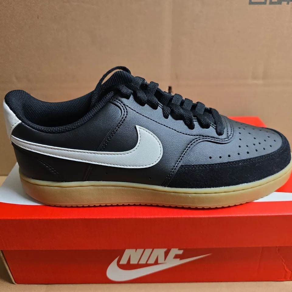 BOXED PAIR OF NIKE COURT VISION LO TRAINERS IN BLACK- UK 7.5