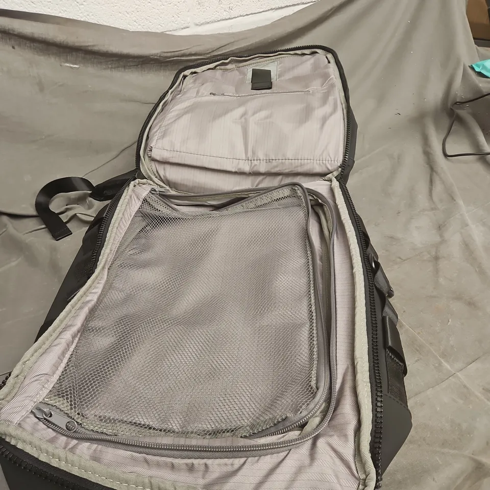 VINGA BALTIMORE EXPLORER'S BACKPACK