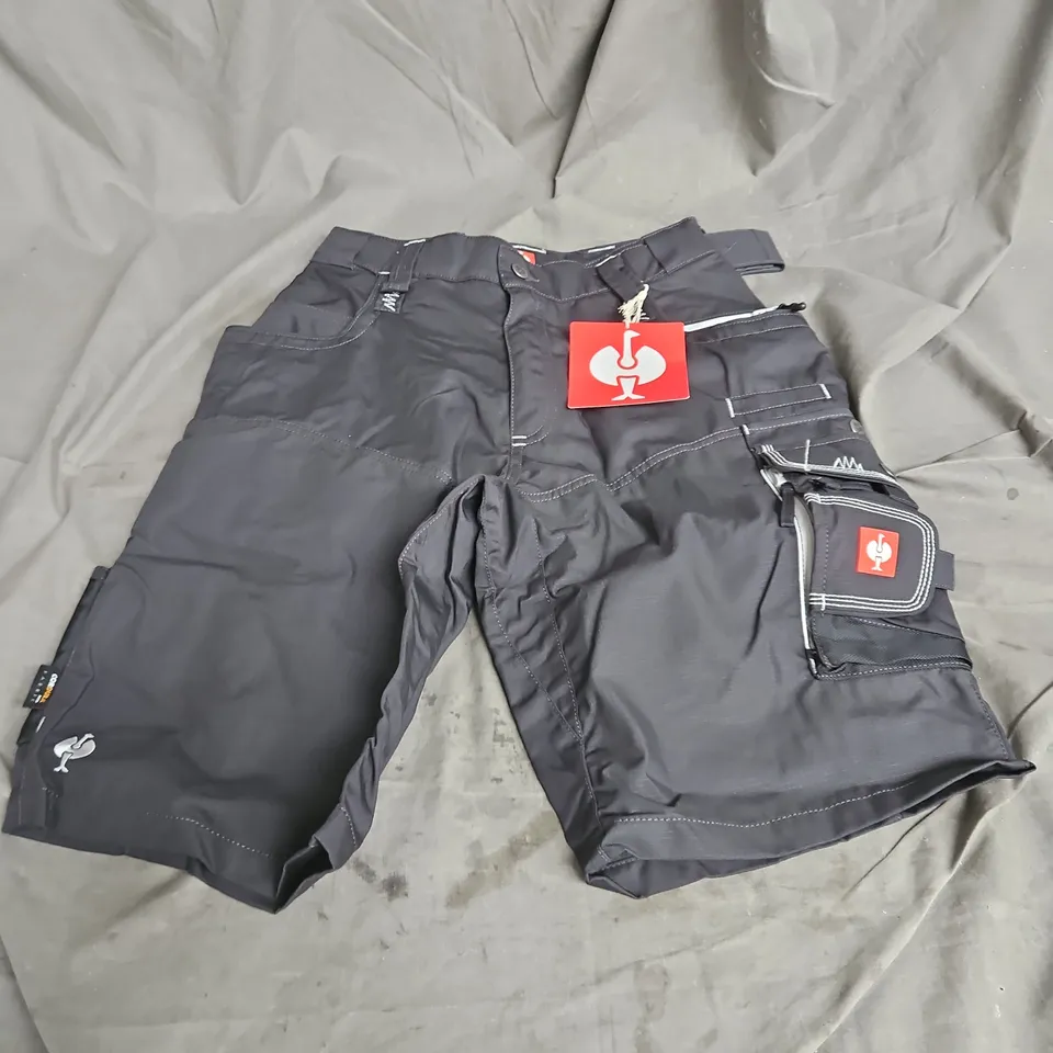 STRAUSS WORKS ES MOTION SUMMER SHORTS IN DARK GREY SIZE 33R