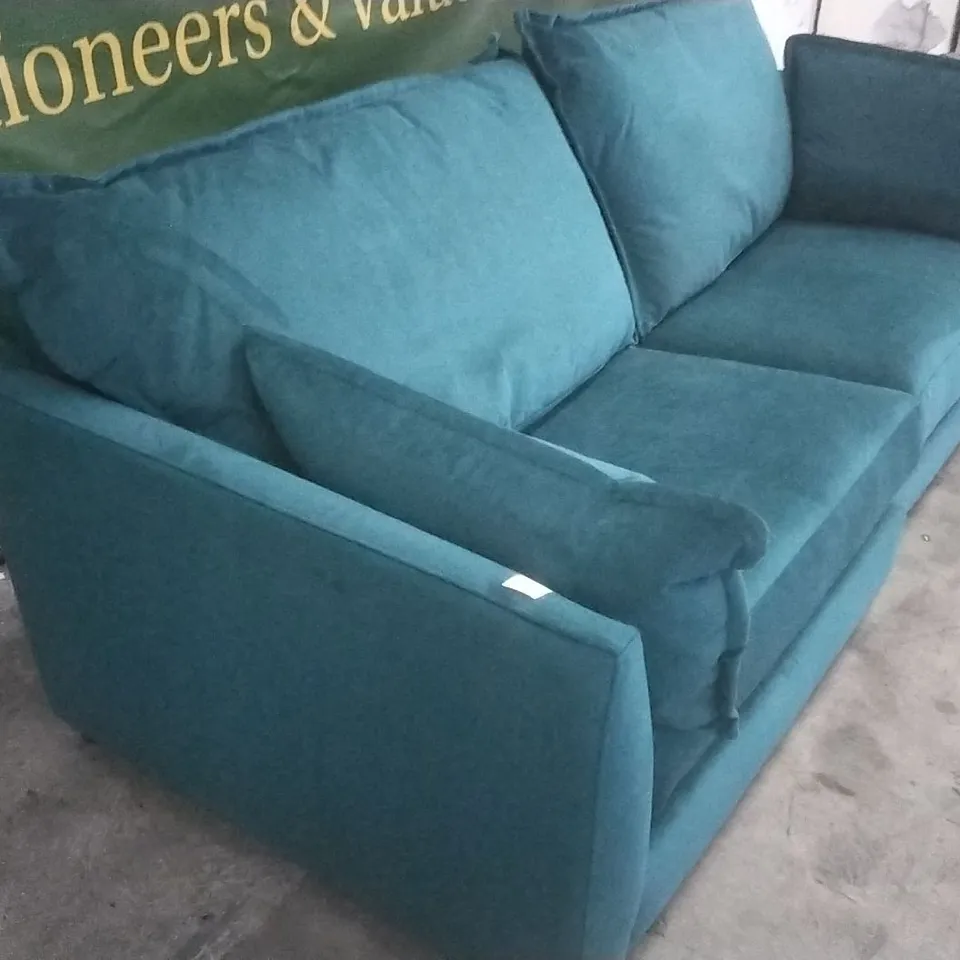 QUALITY BRITISH MADE THE LOUNGE COMPANY HARDWOOD FRAMED COLETTE-FOAM FOUR SEATER EVENING TEAL SOFA