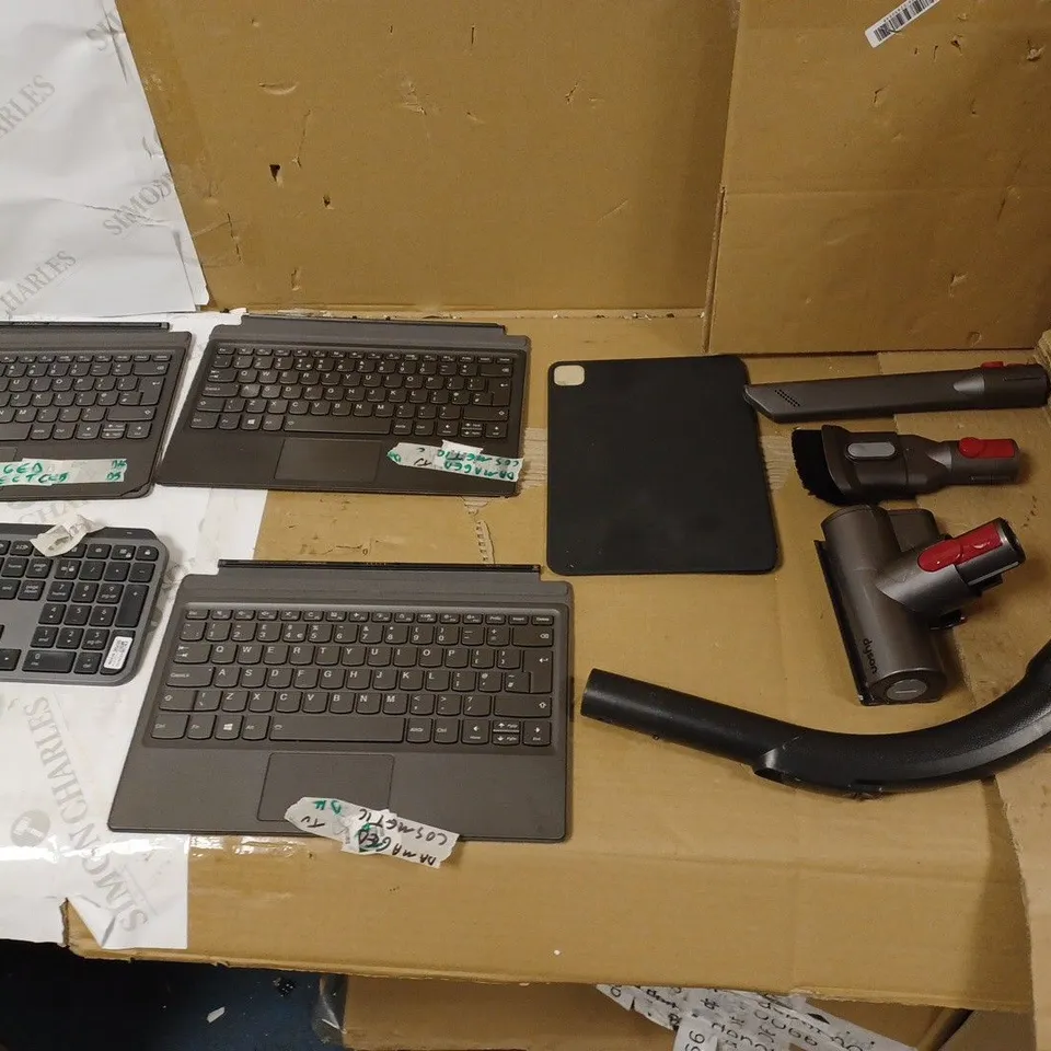 LOT OF APPROXIMATELY 5 ELECTRICAL PARTS AND COMPONENTS TO INCLUDE DELL P190ST, LOGITECH KEYBOARD, AND LENOVO FOLIO CASE ETC. 