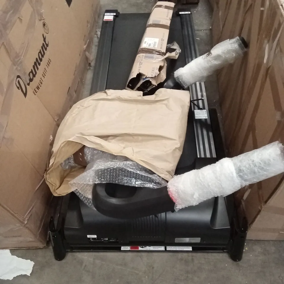 REEBOK GT40z ONE SERIES TREADMILL RRP £999.99