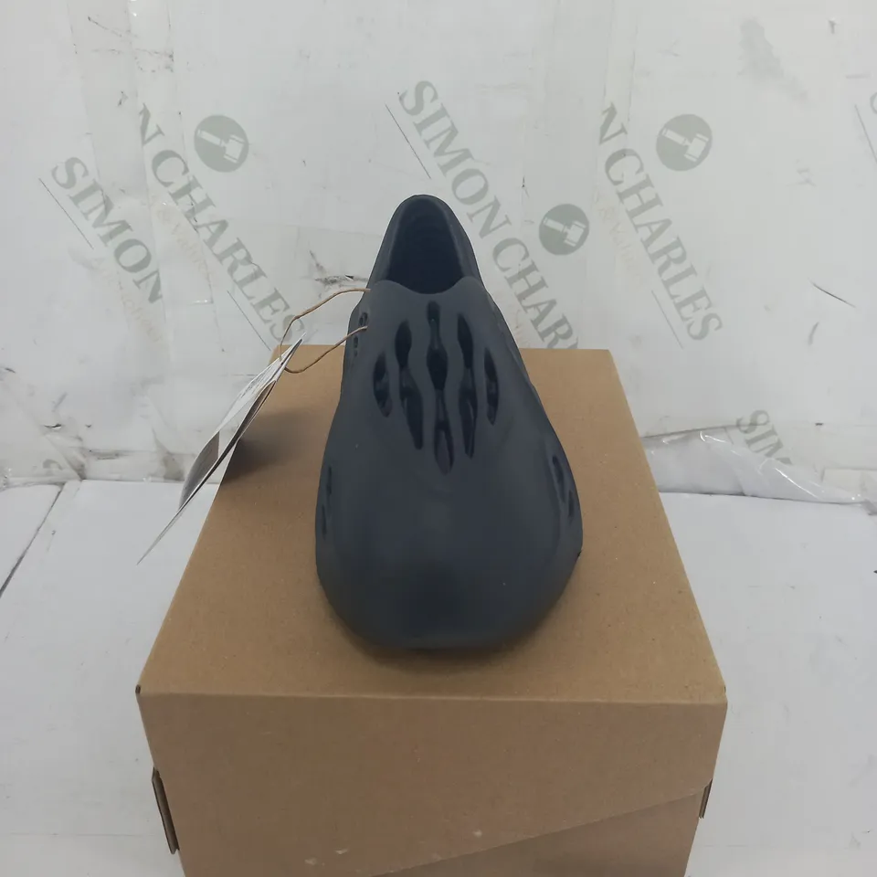 BOXED ADIDAS YEEZY FOAM RNR - INFANTS SIZE 