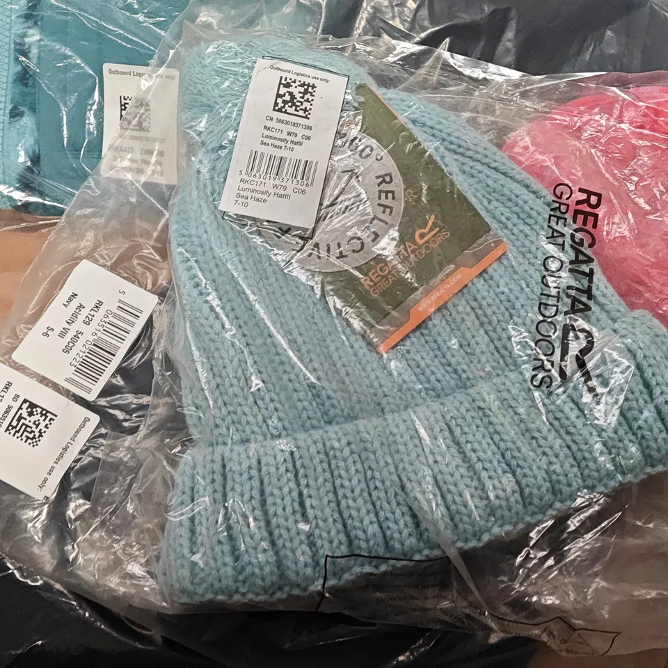 LOT OF 12 ASSORTED BRAND NEW REGATTA KIDS CLOTHING ITEMS TO INCLUDE FLEECES, SHORTS AND BEYLINE DRESS - VARIOUS SIZES