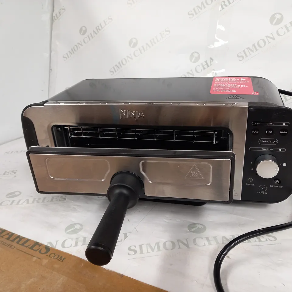 NINJA 2-IN-1 TOASTER & GRILL ST100UK