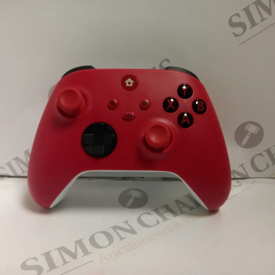 BOXED UNBRANDED GAMING CONTROLLER RED