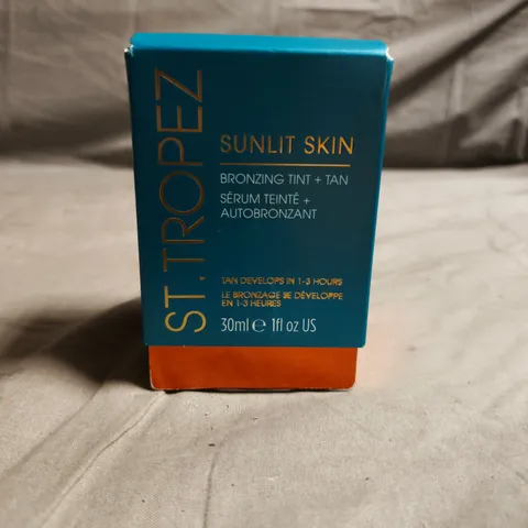 ST. TROPEZ SUNLIT SKIN BRONZING TINT + TAN SERUM 30ML