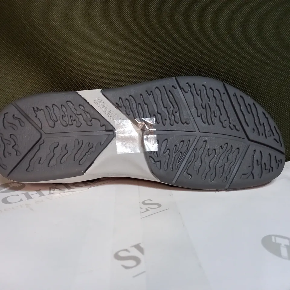 REGATTA LADY ROMA SANDALS SIZE 6