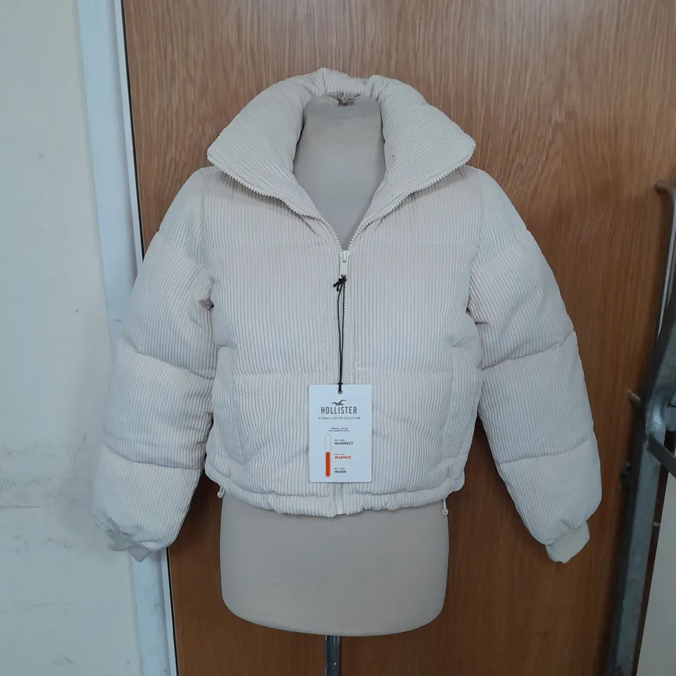HOLLISTER CROPPED PUFFER JACKET IN CREAM SIZE XS