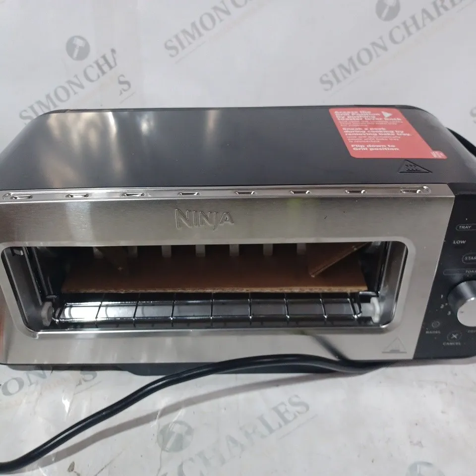 BOXED NINJA 2 IN 1 TOASTER & GRILL ST100UK