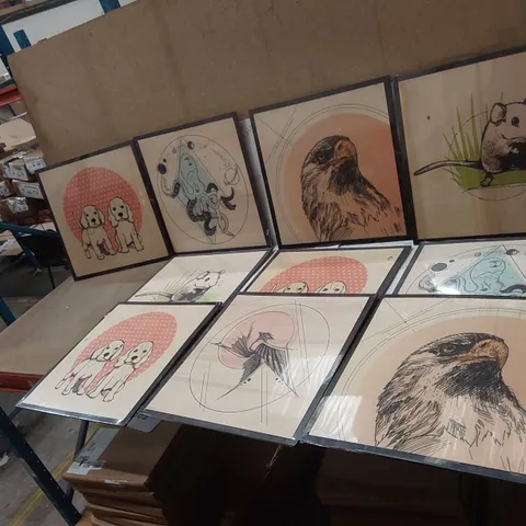LOT OF APPROXIMATELY 10 ASSORTED WALL ART PIECES 