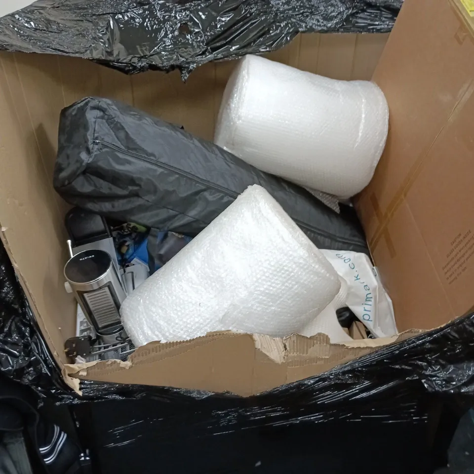 PALLET OF APPROXIMATELY 20 ASSORTED ITEMS TO INCLUDE AIR FRYER, BUBBLE WRAP, BLUEY TOY SET, ETC - COLLECTION ONLY