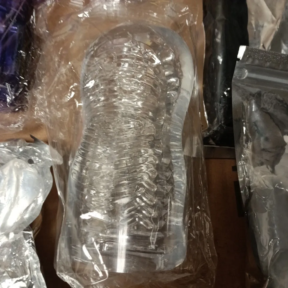 LOT OF 8 ASSORTED ADULT PLEASURE ITEMS TO INCLUDE DILDO'S, BUTT PLUGS AND FLESH LIGHT