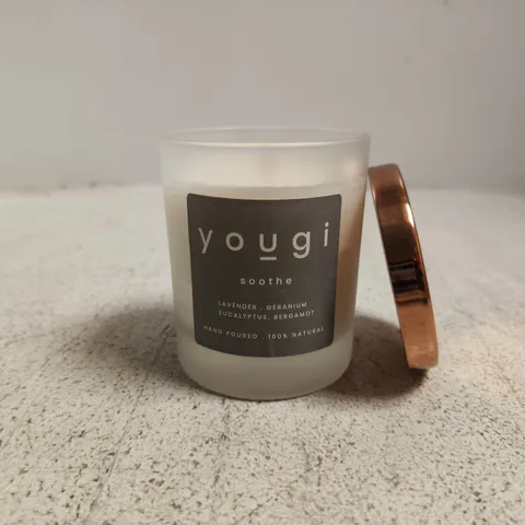 YOUGI SOOTHE SCENTED CANDLE – LAVENDER, GERANIUM, EUCALYPTUS & BERGAMOT