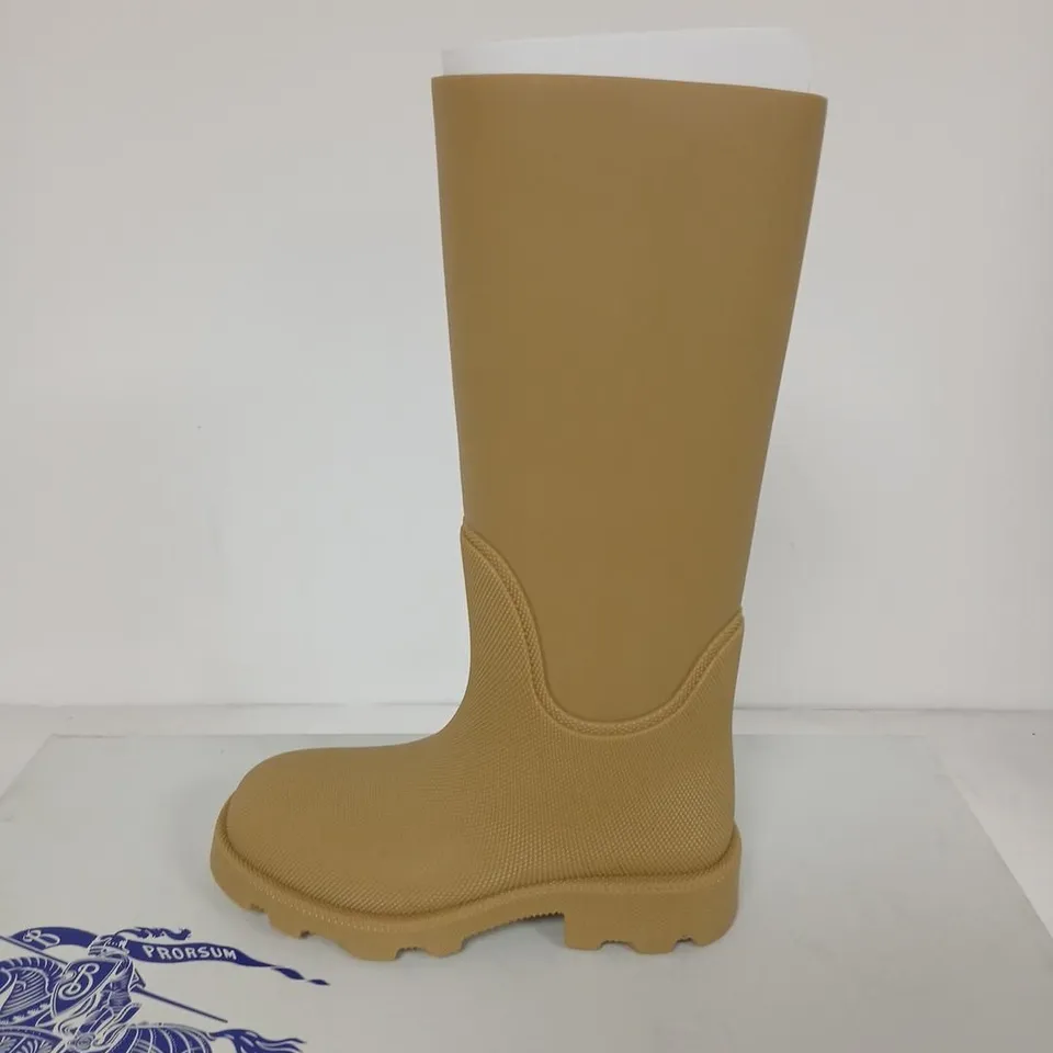 BURBERRY RUBBER KNEE-HIGH BOOTS – TAN, UK 5 (EU 38)