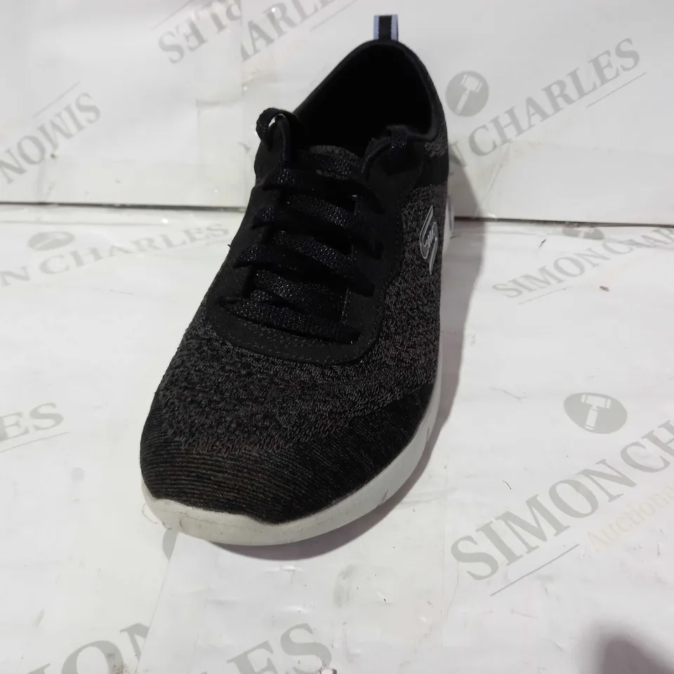 BOXED PAIR OF SKECHERS ARCH FIT REFINE TRAINERS (BLACK), SIZE 6 UK