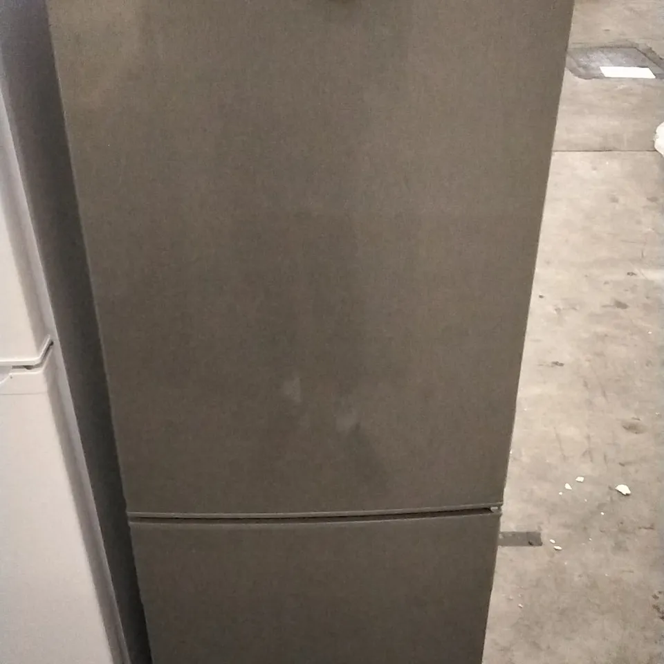 SWAN SR15880S 50CM WIDE 146CM HIGH FREESTANDING LOW-FROST FRIDGE FREEZER SILVER