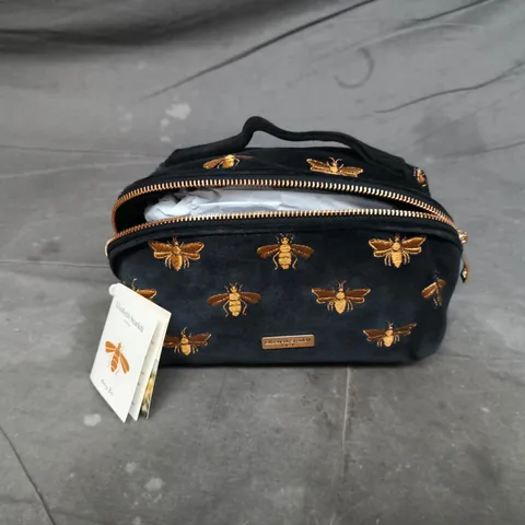 ELIZABETH SCARLETT CHARCOAL VELVET OPEN FLAT MAKEUP BAG