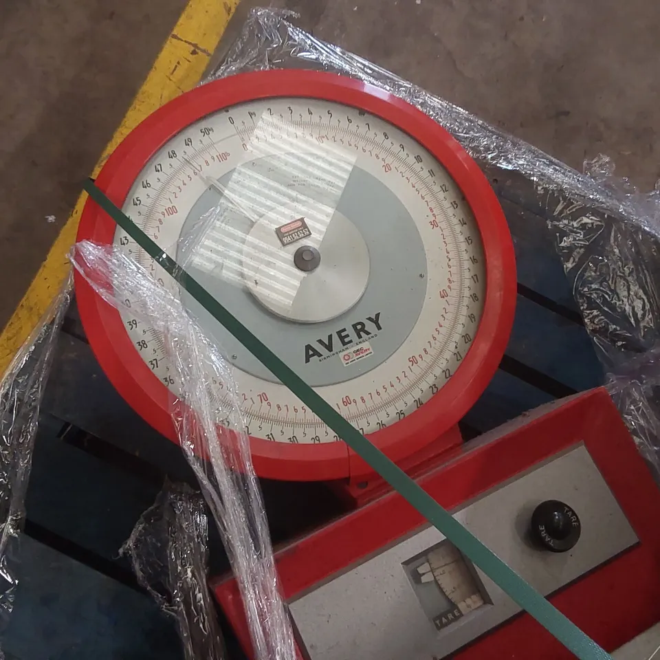 AVERY BERKEL HEAVY DUTY INDUSTRIAL VINTAGE WEIGHING SCALE