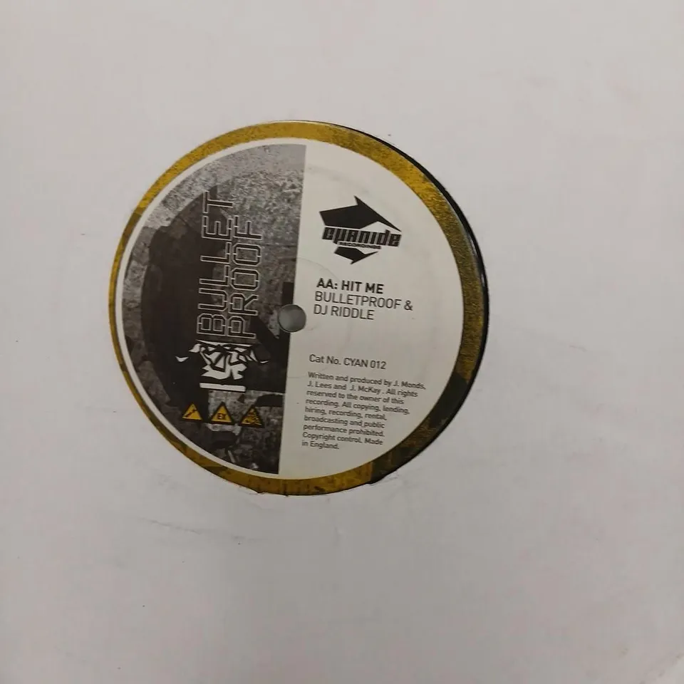 APPROXIMATELY 10 ASSORTED VINYL RECORDS (MUSIC RECORDS) INCLUDING DEBORAH JORDAN – I'LL SEE YOU AGAIN