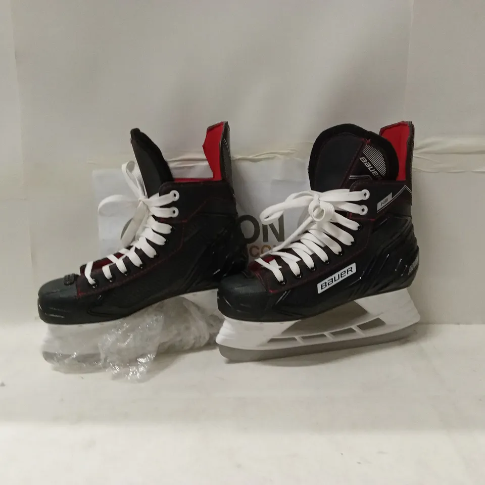 BAUER ICE HOCKEY SKATES – BLACK WITH WHITE LACES, PAIR // SIZE: 5
