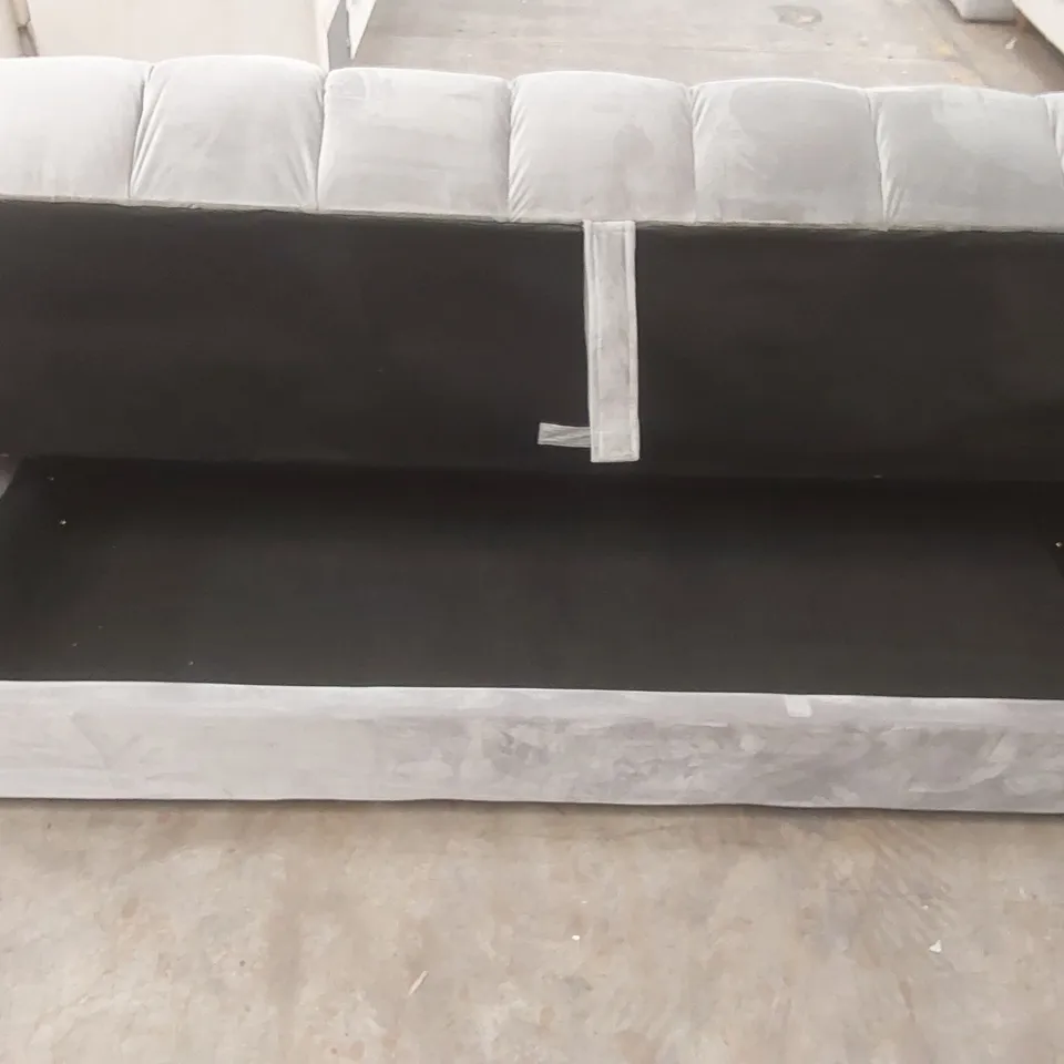 QUALITY DESIGNER VELVET UPHOLSTERED CLIC-CLAC SOFA BED WITH STORAGE