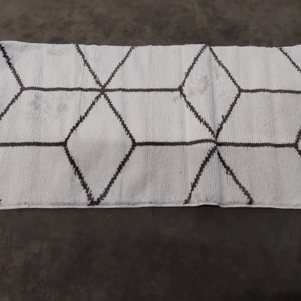 BRAND NEW BAGGED PACO HOME KAUNAS BATH MAT - 150 x 80cm